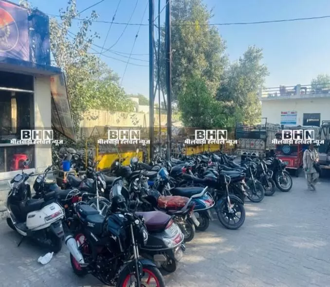 बिना नम्बरी वाहनों पर यातायात पुलिस की कार्रवाई, 40 वाहन चालकों पर चला एमवी एक्ट का डंडा बिना नम्बरी वाहनों पर यातायात पुलिस की कार्रवाई, 40 वाहन चालकों पर चला एमवी एक्ट का डंडा