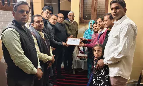 भीलवाड़ा में बसन्ता देवी के निधन के बाद परिवार ने किया नेत्रदान, समाज के लिए बनी प्रेरणा भीलवाड़ा में बसन्ता देवी के निधन के बाद परिवार ने किया नेत्रदान, समाज के लिए बनी प्रेरणा