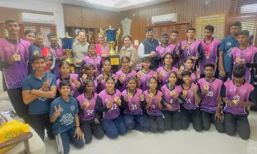 संभागीय आयुक्त ने किया राष्ट्रीय लेक्रोज विजेताओं का सम्मान संभागीय आयुक्त ने किया राष्ट्रीय लेक्रोज विजेताओं का सम्मान