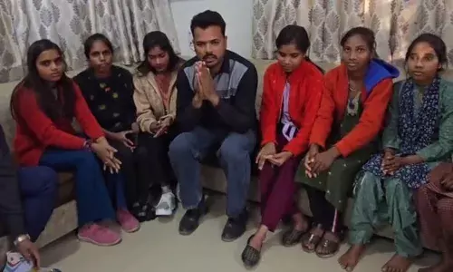 भीलवाड़ा में अवैध चीट-फंड कंपनी चलाने का आरोप!, जॉब का झांसा… और अंदर चल रहा ‘ब्रेनवॉश कैंप’! भीलवाड़ा में अवैध चीट-फंड कंपनी चलाने का आरोप!, जॉब का झांसा… और अंदर चल रहा ‘ब्रेनवॉश कैंप’!