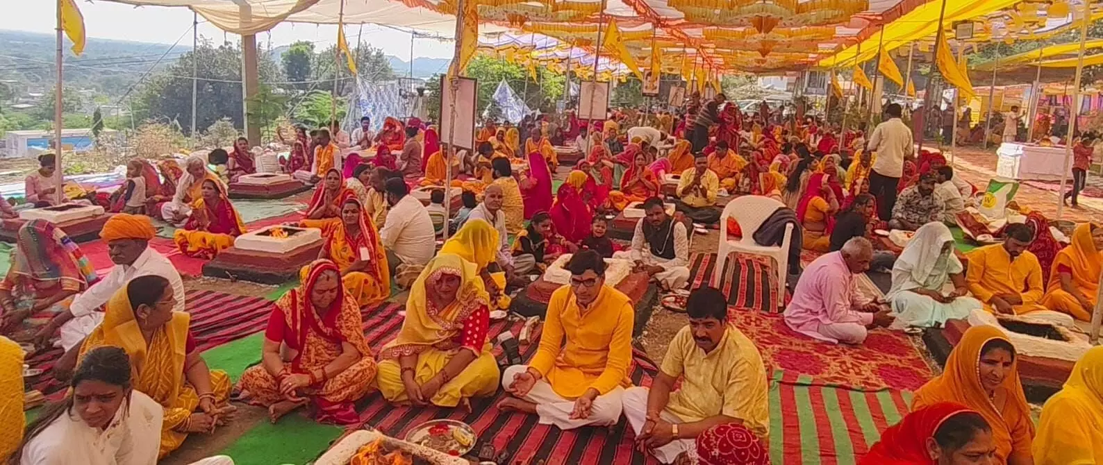 भरक में राष्ट्र शौर्य समृद्धि गायत्री महायज्ञ एवं संस्कार महोत्सव का हुआ समापन भरक में राष्ट्र शौर्य समृद्धि गायत्री महायज्ञ एवं संस्कार महोत्सव का हुआ समापन
