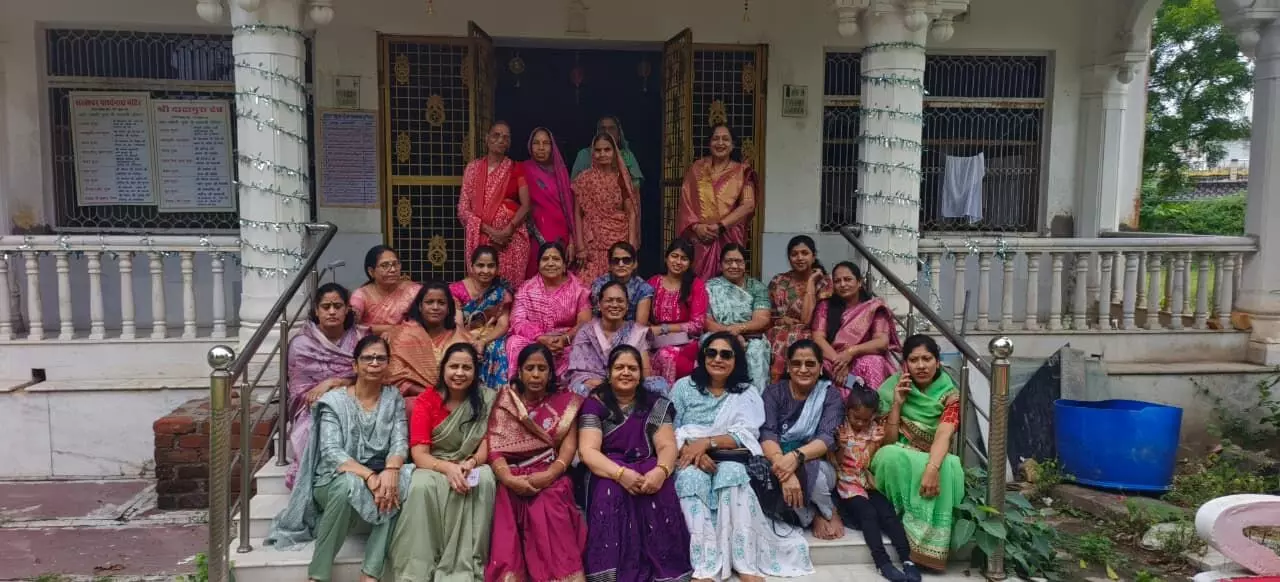 महिला मंडल ने सांगानेर में गोसेवा कार्यक्रम आयोजित किया महिला मंडल ने सांगानेर में गोसेवा कार्यक्रम आयोजित किया