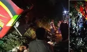 आंध्र प्रदेश मेंबस गहरी खाई में जा गिरी, नौ लोगों की मौत