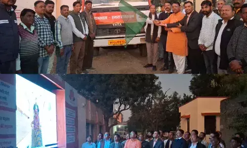 आसींद में विकास रथ को दिखाई हरी झंडी आसींद में विकास रथ को दिखाई हरी झंडी