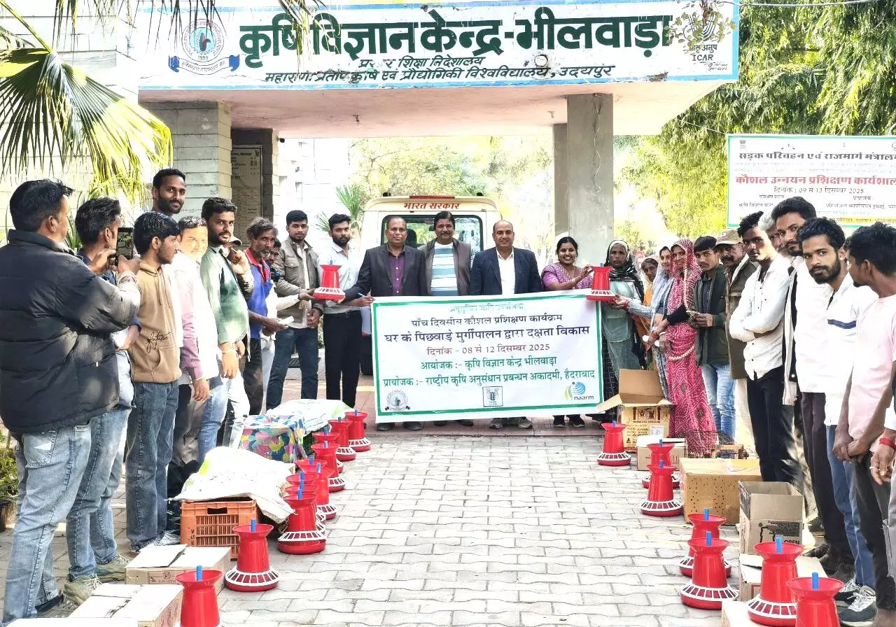 मुर्गीपालन को व्यवसाय के रूप में अपनाये किसान-डाॅ. बी. निर्मला मुर्गीपालन को व्यवसाय के रूप में अपनाये किसान-डाॅ. बी. निर्मला