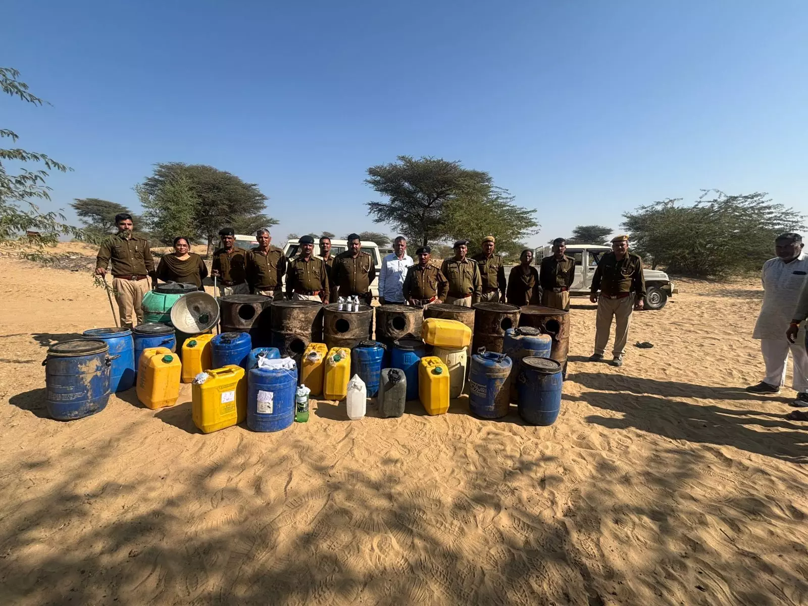 प्रदेश में अवैध मदिरा पर कार्यवाही, हजारों लीटर वॉश एवं भट्टियां नष्ट प्रदेश में अवैध मदिरा पर कार्यवाही, हजारों लीटर वॉश एवं भट्टियां नष्ट