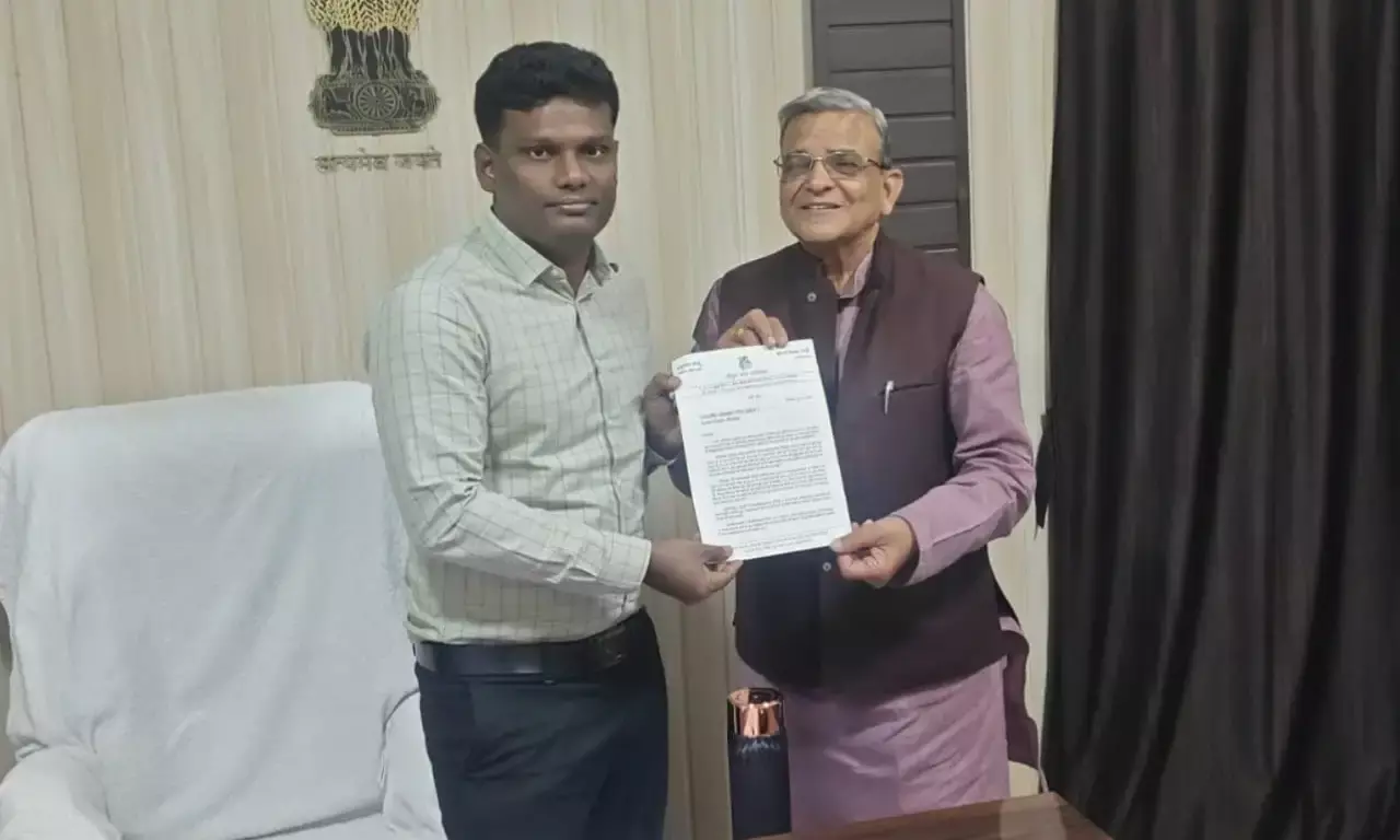 वन विकास से जुड़े मुद्दों को लेकर जाजू ने डीएफओ से की गंभीर चर्चा वन विकास से जुड़े मुद्दों को लेकर जाजू ने डीएफओ से की गंभीर चर्चा