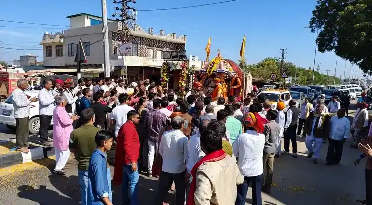 सरथला श्याम की बारात का किया स्वागत सरथला श्याम की बारात का किया स्वागत