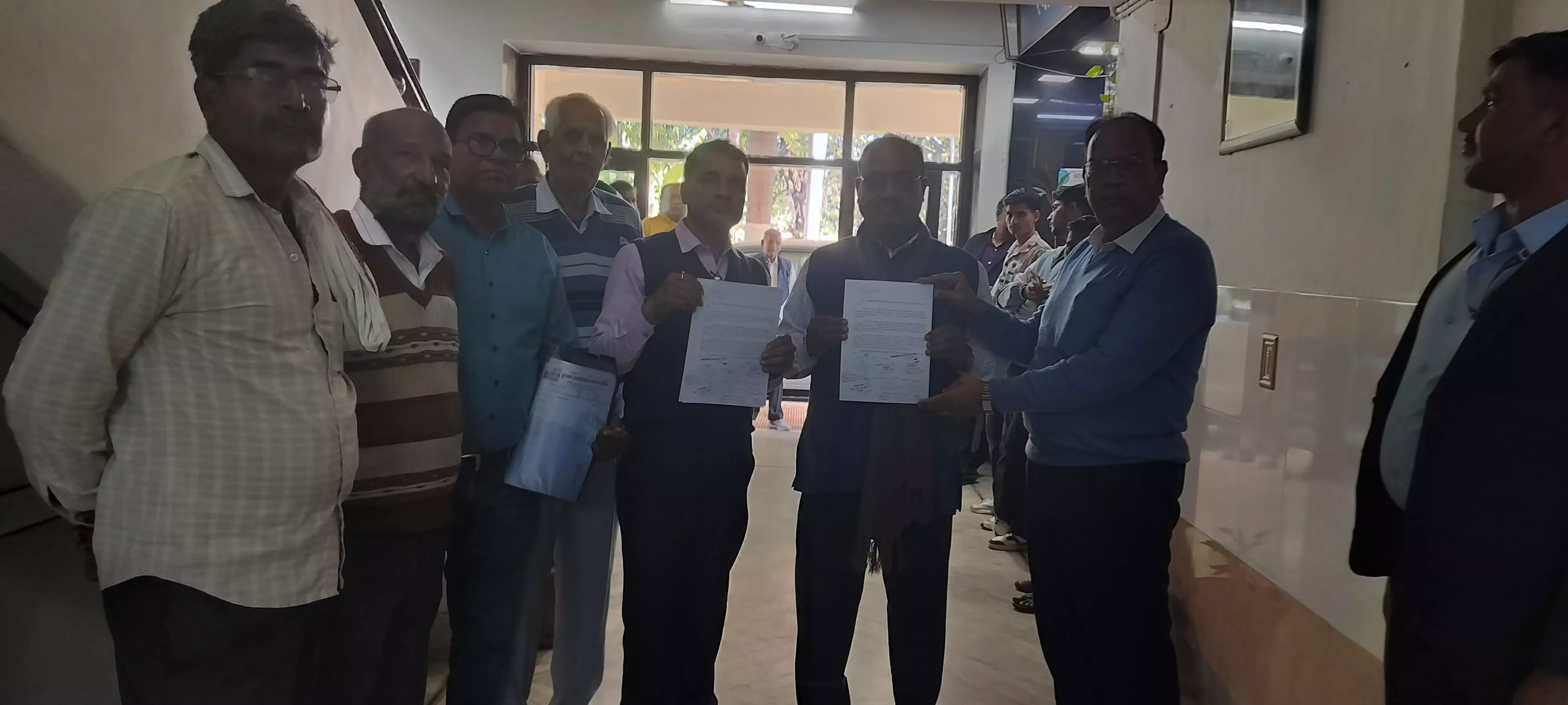 भीलवाड़ा: उपमुख्यमंत्री से समाजों ने की निरस्त भूखंड बहाली की मांग भीलवाड़ा: उपमुख्यमंत्री से समाजों ने की निरस्त भूखंड बहाली की मांग