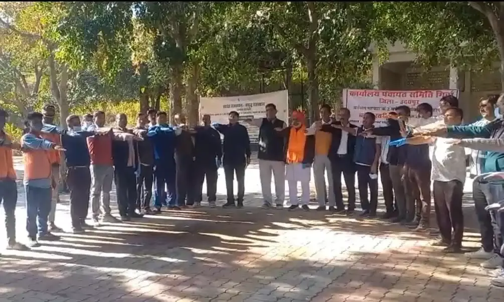 राज्य सरकार की दूसरी वर्षगांठ पर बडबडेश्वर महादेव मंदिर में श्रमदान और स्वच्छता अभियान का आयोजन