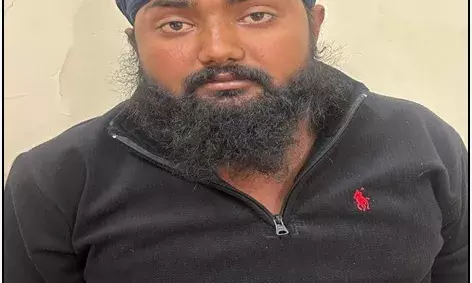 तीस किलो पोस्त सहित गिरफ्तार,कार जब्त