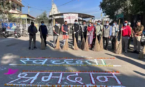 स्वच्छता अभियान के जरिए मनाई राज्य सरकार के सफल दो वर्ष पूर्ण होने की वर्षगांठ