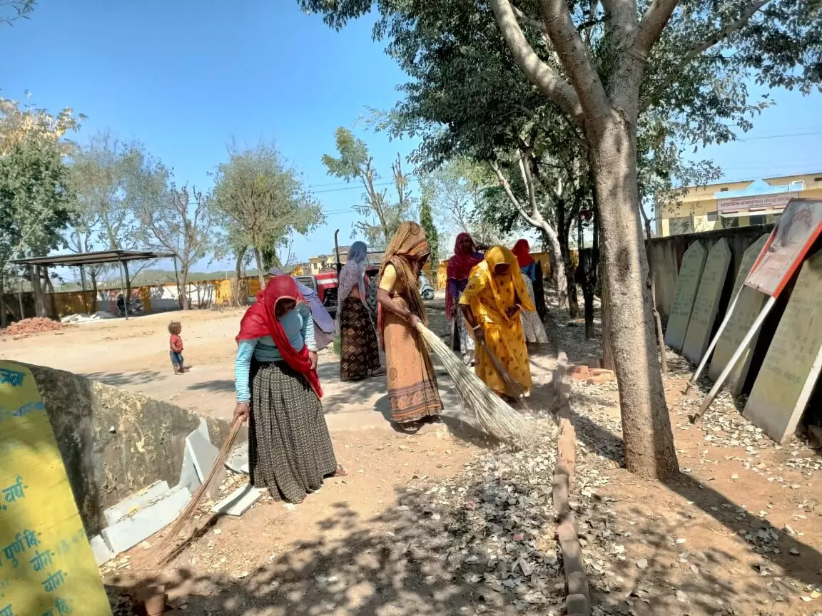 सरकार के 2 वर्ष पूर्ण: स्वच्छता कार्यक्रम का आयोजन सरकार के 2 वर्ष पूर्ण: स्वच्छता कार्यक्रम का आयोजन