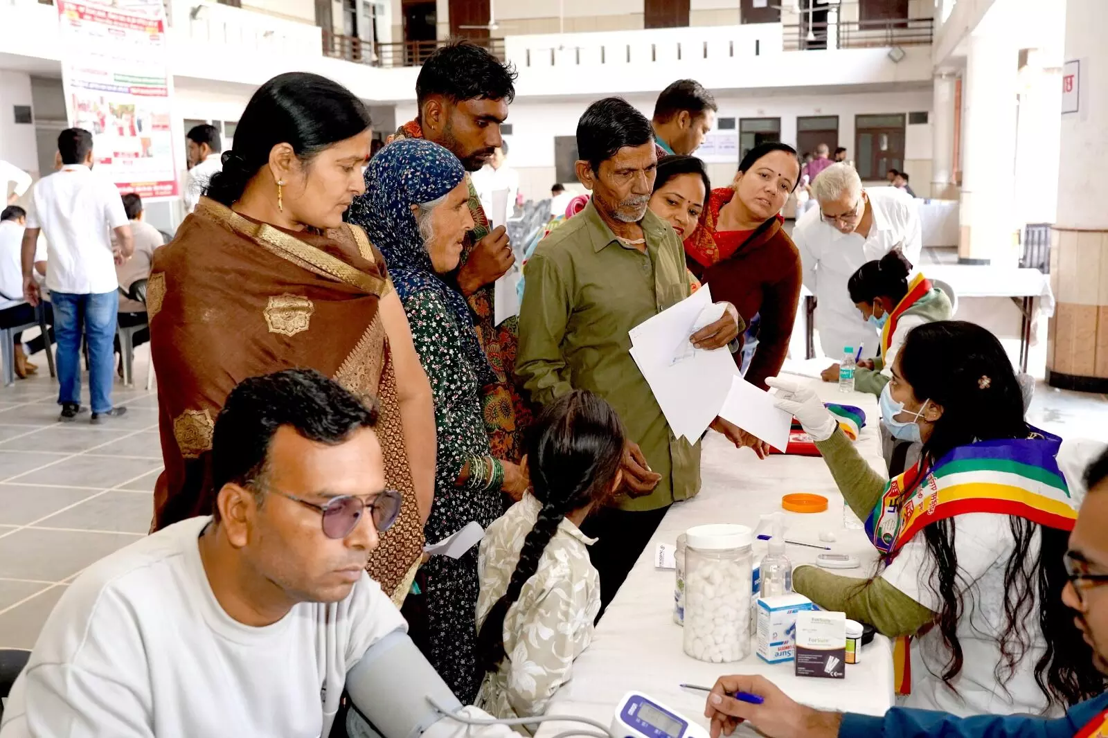 भीलवाड़ा में निःशुल्क चिकित्सा शिविर, 450 रोगियों को मिला लाभ भीलवाड़ा में निःशुल्क चिकित्सा शिविर, 450 रोगियों को मिला लाभ