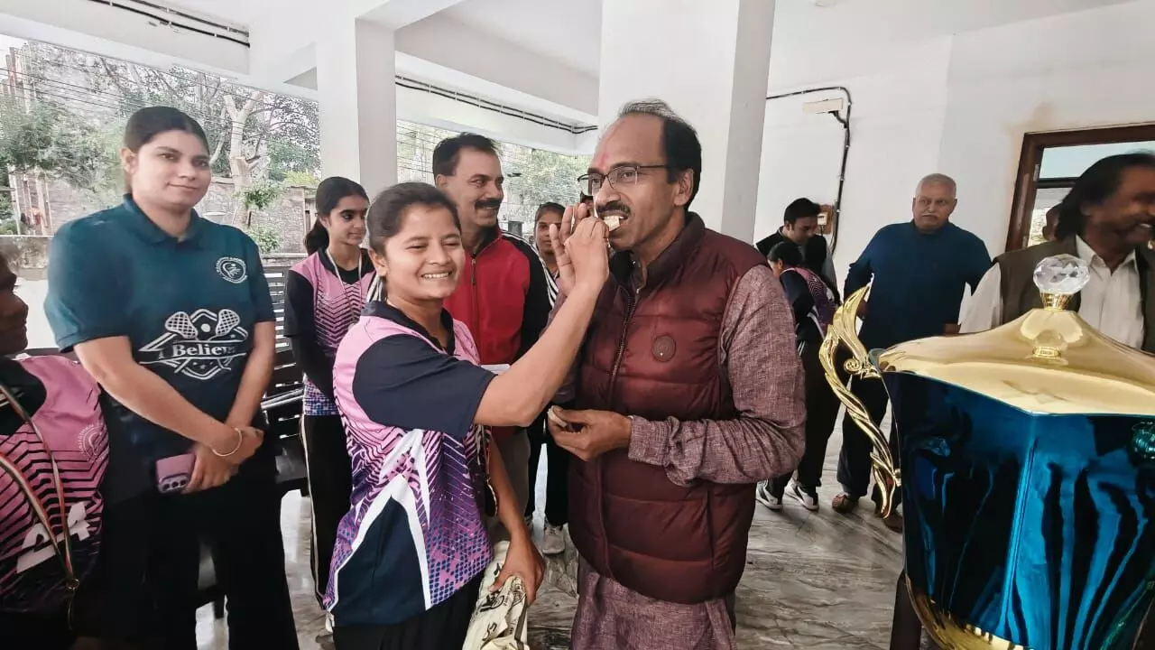 राष्ट्रीय लैक्रोज विजेताओं का सांसद डॉ. रावत ने किया स्वागत राष्ट्रीय लैक्रोज विजेताओं का सांसद डॉ. रावत ने किया स्वागत