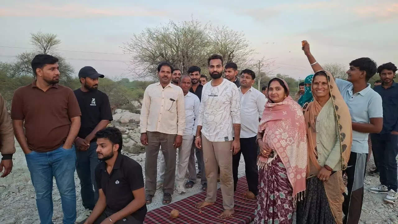 शंभुगढ़ को पंचायत समिति बनाने को लेकर ग्रामीणों ने ली सगस जी महाराज की शरण शंभुगढ़ को पंचायत समिति बनाने को लेकर ग्रामीणों ने ली सगस जी महाराज की शरण