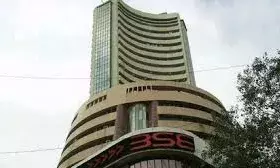 वैश्विक संकेत कमजोर रहने से शेयर बाजार की लाल निशान में शुरुआत वैश्विक संकेत कमजोर रहने से शेयर बाजार की लाल निशान में शुरुआत