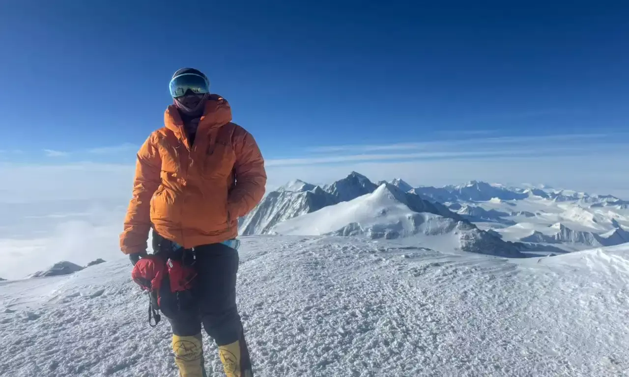 अग्रवाल ने अंटार्कटिका के सबसे उंचे पर्वत शिखर को किया फतह