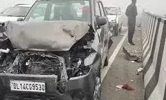 घने कोहरे में हापुड़ में भीषण सड़क हादसा, आधा दर्जन वाहन टकराए, चार घायल घने कोहरे में हापुड़ में भीषण सड़क हादसा, आधा दर्जन वाहन टकराए, चार घायल