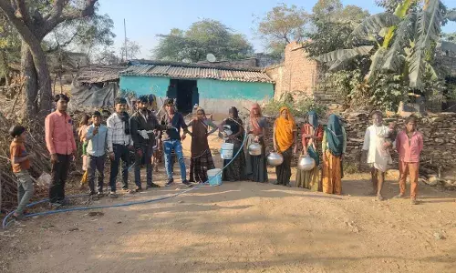 भील बस्ती में 12 महीने से नहीं पहुंचा नल का पानी, ग्रामीणों में आक्रोश, आंदोलन की चेतावनी