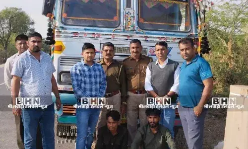 प्रदेश में अवैध मदिरा पर बड़ी कार्यवाही, ट्रक के गुप्त चेम्बर से 498 पेटी अन्य राज्य की शराब बरामद प्रदेश में अवैध मदिरा पर बड़ी कार्यवाही, ट्रक के गुप्त चेम्बर से 498 पेटी अन्य राज्य की शराब बरामद