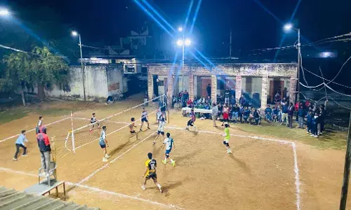 ग्राम सुवाना में चार दिवसीय रात्रिकालीन वॉलीबॉल प्रतियोगिता का शुभारंभ