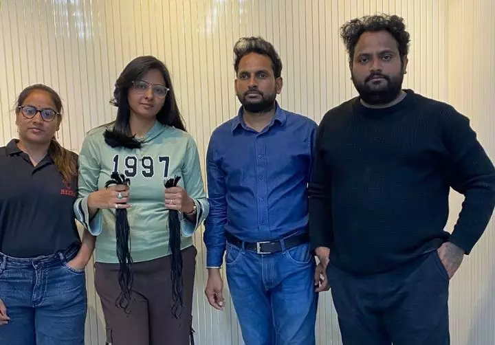 कैंसर पीड़ित महिलाओं के लिए बाल दान बना उम्मीद की किरण, पूजा वैष्णव ने पेश की मिसा कैंसर पीड़ित महिलाओं के लिए बाल दान बना उम्मीद की किरण, पूजा वैष्णव ने पेश की मिसा