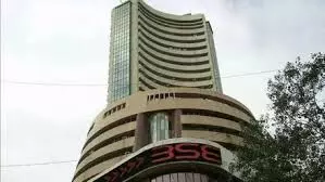 वैश्विक संकेत कमजोर रहने से शेयर बाजार की लाल निशान में शुरुआत