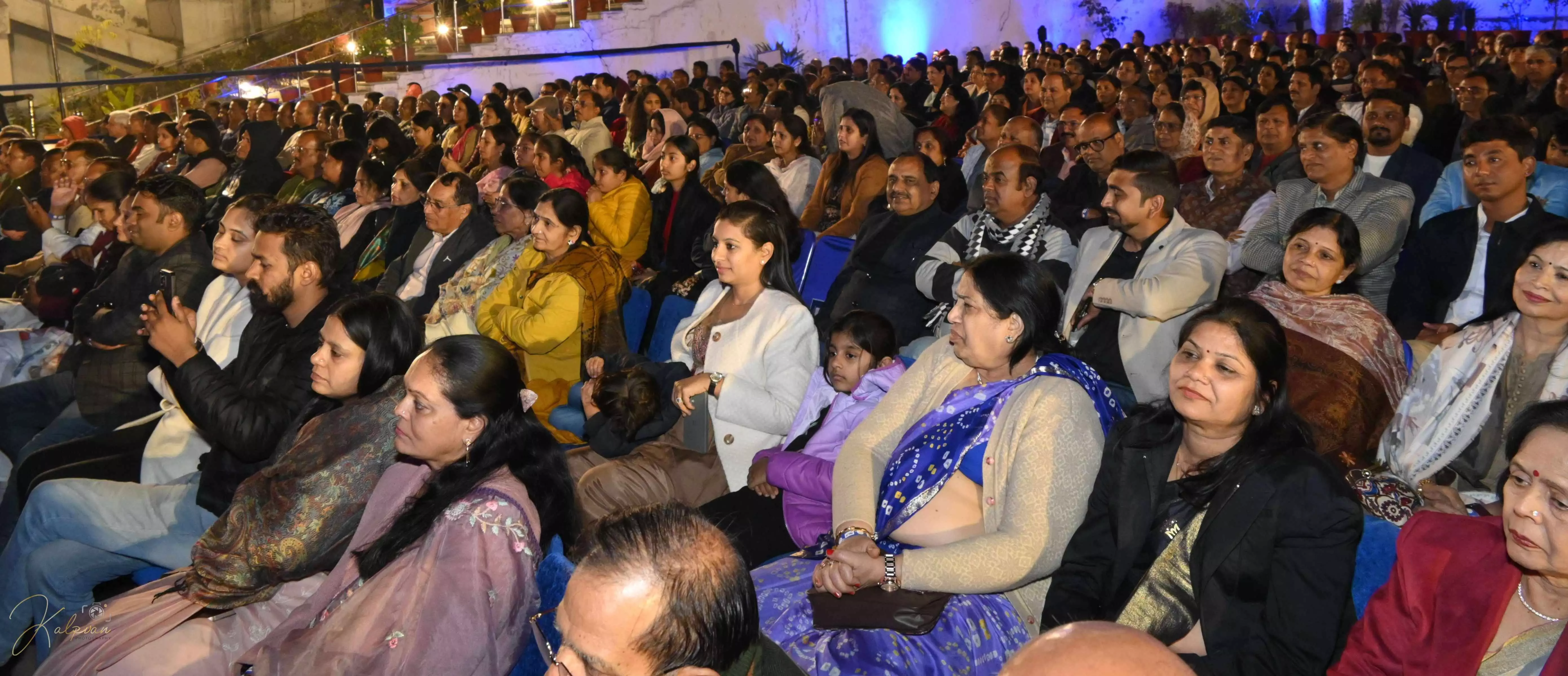 दुनिया में कोई रिश्ता छोटा-बड़ा नहीं होता... लेकिन मेरी मां के बराबर कोई खड़ा नहीं होता : मनोज मुंतशिर दुनिया में कोई रिश्ता छोटा-बड़ा नहीं होता... लेकिन मेरी मां के बराबर कोई खड़ा नहीं होता : मनोज मुंतशिर