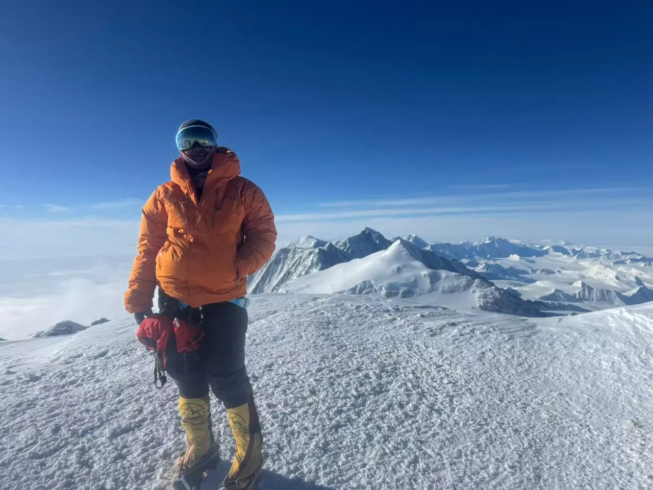 अग्रवाल ने अंटार्कटिका के सबसे उंचे पर्वत शिखर को किया फतह अग्रवाल ने अंटार्कटिका के सबसे उंचे पर्वत शिखर को किया फतह