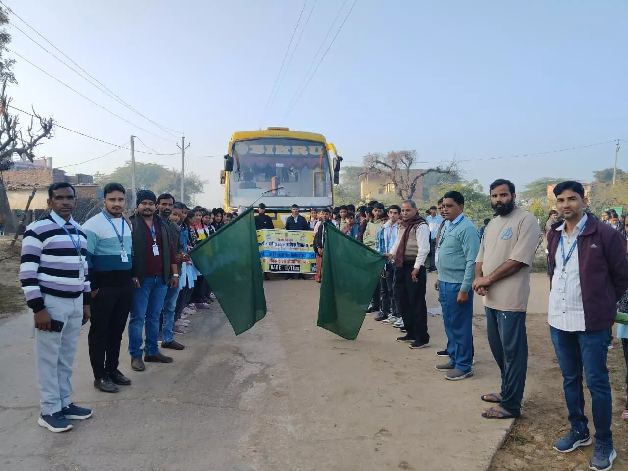 पीएम श्री विद्यालय बाकरा के 94 विद्यार्थियों ने किया शैक्षणिक भ्रमण पीएम श्री विद्यालय बाकरा के 94 विद्यार्थियों ने किया शैक्षणिक भ्रमण