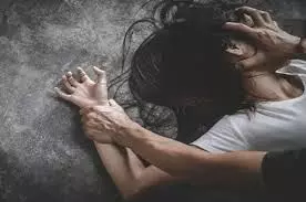 छात्रा के साथ 11वीं के छात्र ने किया बलात्कार छात्रा के साथ 11वीं के छात्र ने किया बलात्कार