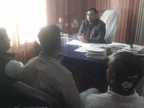 आसींद में राजनीतिक दलों की बैठक: मतदाता सूची के विशेष पुनरीक्षण पर चर्चा,25,350 मतदाताओं के नाम सूची से हटाए आसींद में राजनीतिक दलों की बैठक: मतदाता सूची के विशेष पुनरीक्षण पर चर्चा,25,350 मतदाताओं के नाम सूची से हटाए