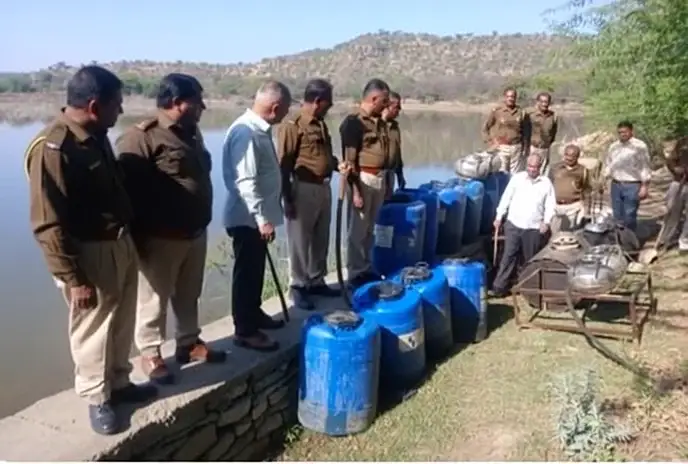 प्रदेश में अवैध मदिरा के खिलाफ बड़ी कार्रवाई, हजारों लीटर वॉश और भट्टियां नष्ट