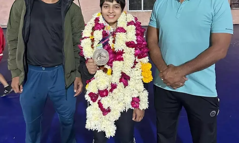 राष्ट्रीय कुश्ती में गोल्ड मेडल जीत कर चारवी बनी गोल्डन गर्ल