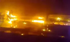 मथुरा में   कई बसें और कारें टकराईं,  भाजपा नेता सहित 13 जिंदा जले , 70 घायल