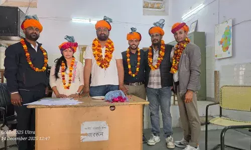 वजीर  बने अध्यक्ष