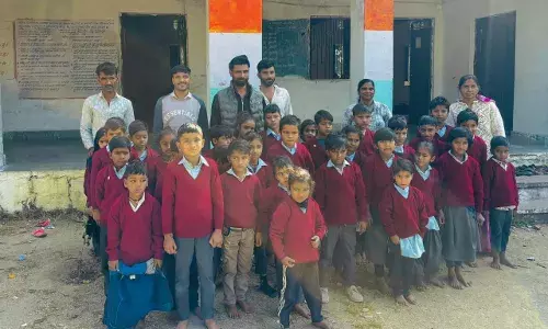 भगवानपुरा विद्यालय में 53 बच्चों को जर्सियां वितरण की