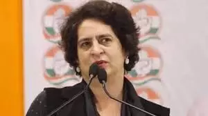 प्रियंका गांधी संसद में घेरेंगी सरकार, VB G RAM G बिल को लेकर कांग्रेस का कड़ा विरोध प्रियंका गांधी संसद में घेरेंगी सरकार, VB G RAM G बिल को लेकर कांग्रेस का कड़ा विरोध