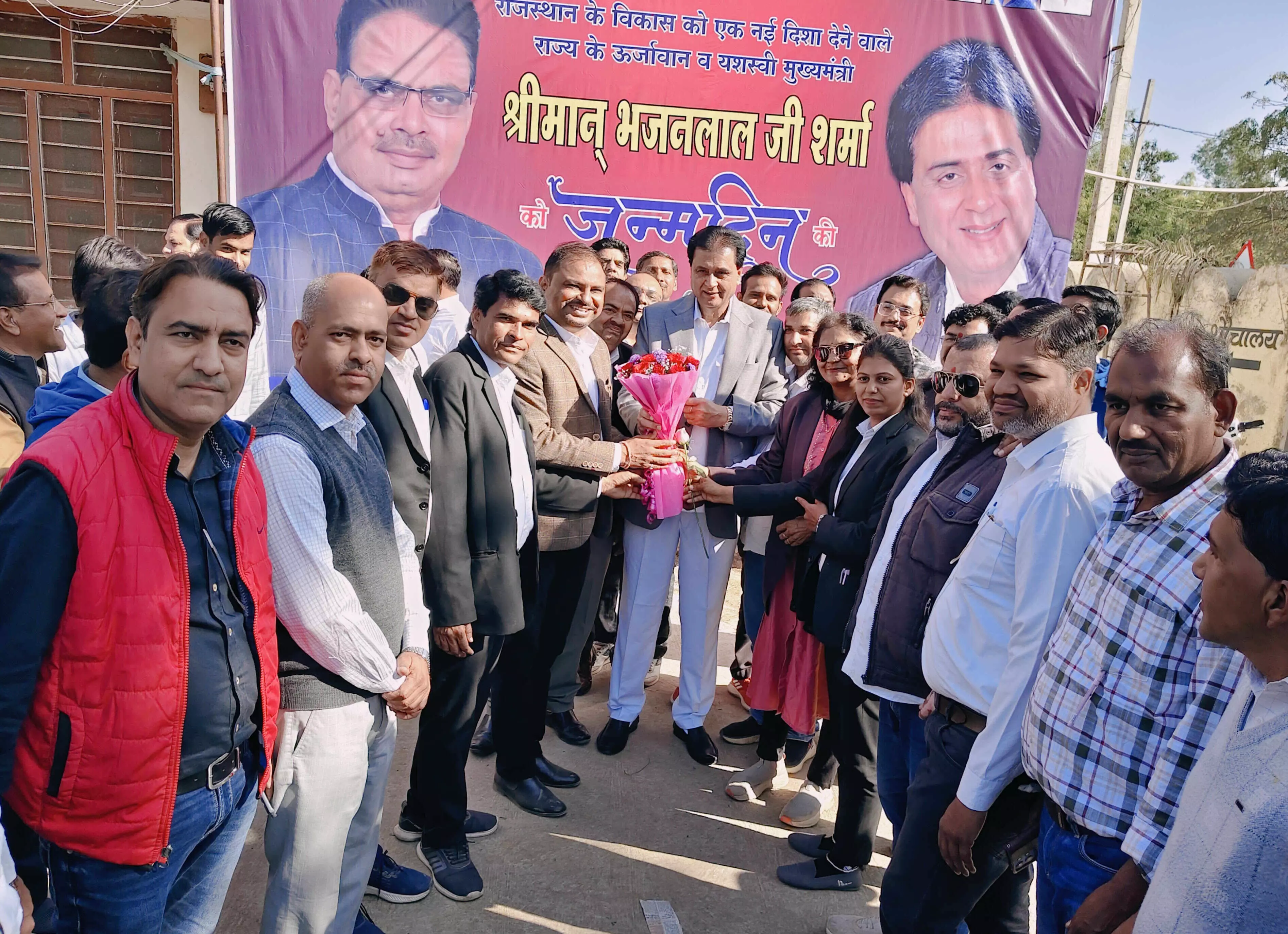 बार एसोसिएशन अध्यक्ष राणावत ने विधायक कृपलानी से की शिष्टाचार भेंट बार एसोसिएशन अध्यक्ष राणावत ने विधायक कृपलानी से की शिष्टाचार भेंट