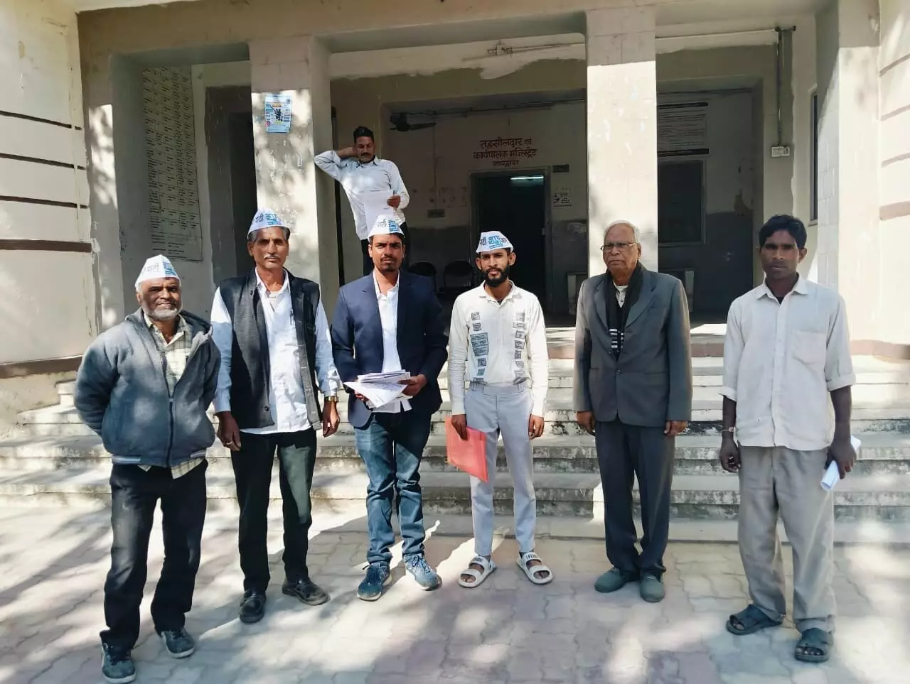 घुमंतू और अर्ध घुमंतू परिवारों के अधिकारों को लेकर नाथद्वारा में सौंपा गया ज्ञापन घुमंतू और अर्ध घुमंतू परिवारों के अधिकारों को लेकर नाथद्वारा में सौंपा गया ज्ञापन