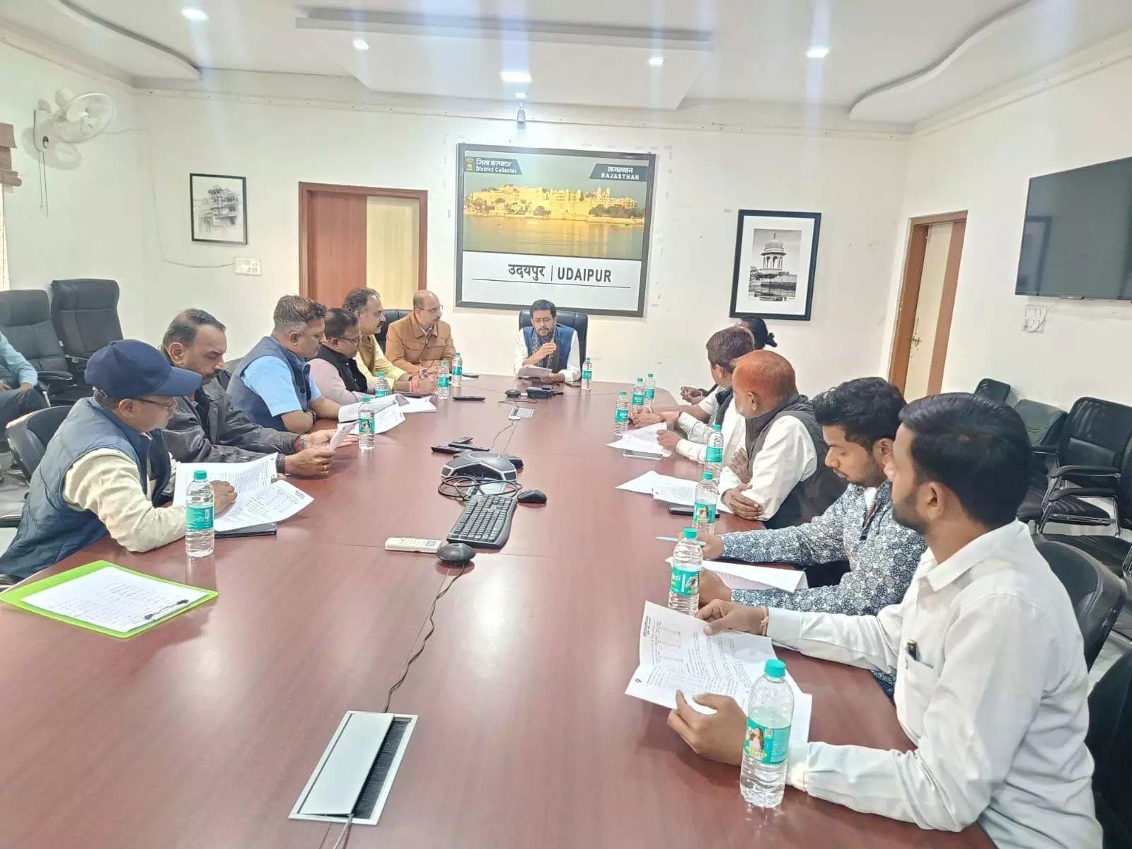 उदयपुर जिले में विशेष गहन पुनरीक्षण 2026 के तहत प्रारूप मतदाता सूची जारी उदयपुर जिले में विशेष गहन पुनरीक्षण 2026 के तहत प्रारूप मतदाता सूची जारी