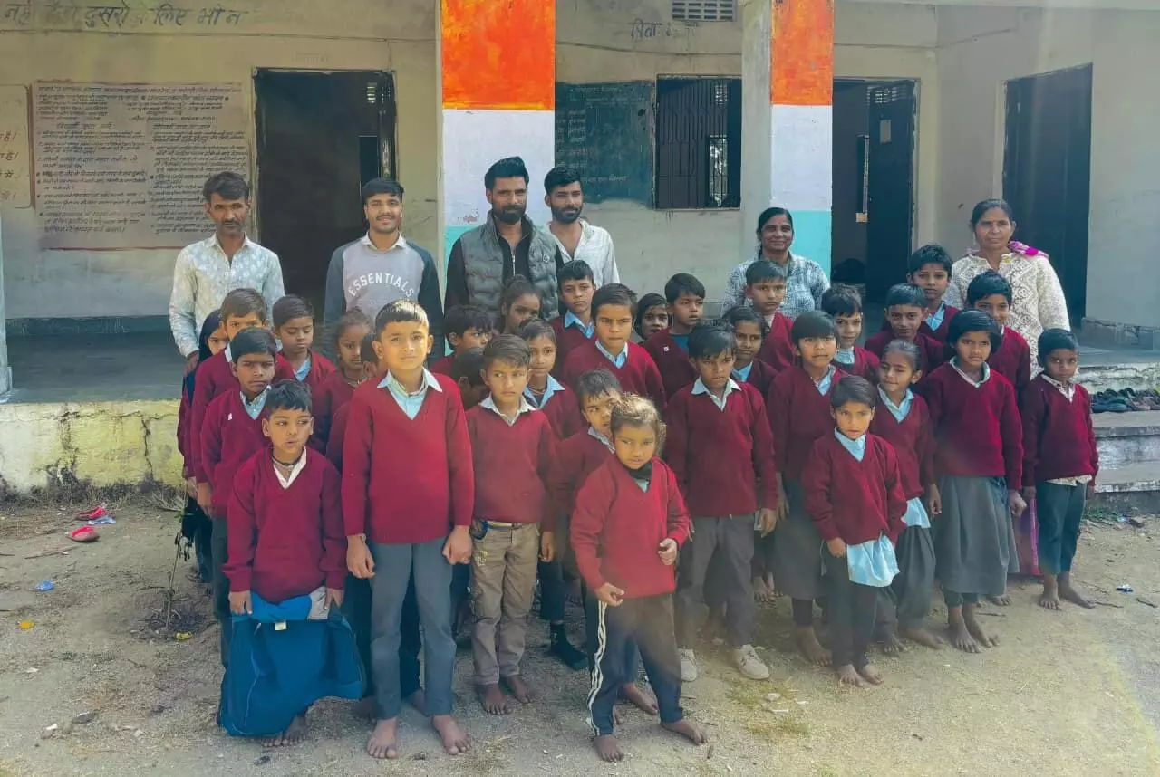 भगवानपुरा विद्यालय में 53 बच्चों को जर्सियां वितरण की भगवानपुरा विद्यालय में 53 बच्चों को जर्सियां वितरण की