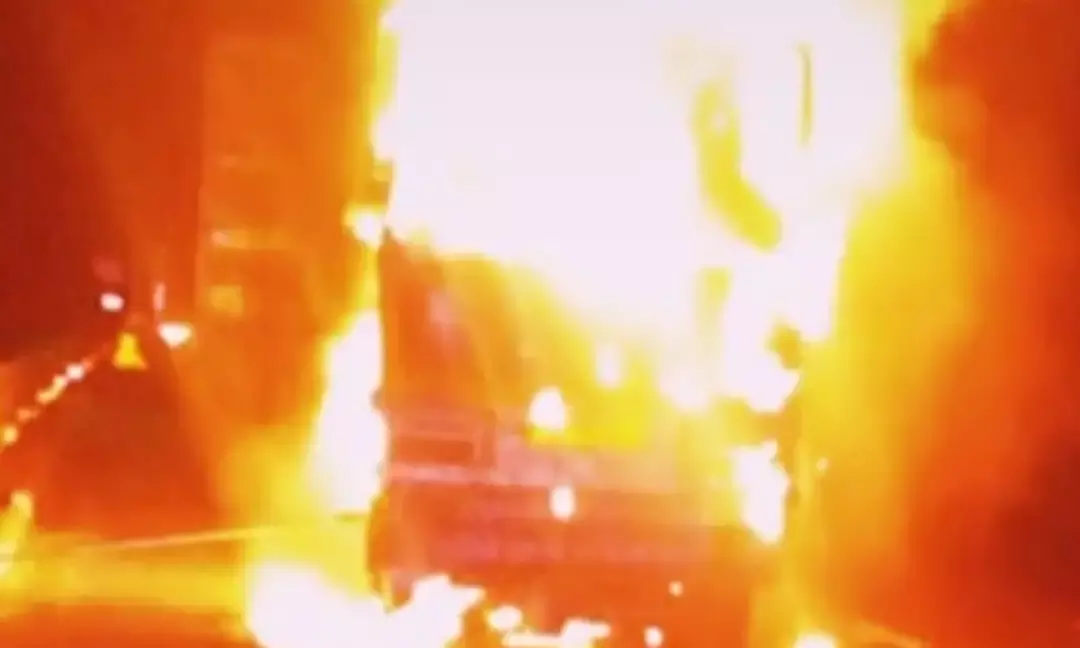 अलवर में  पिकअप में भीषण आग,  मध्य प्रदेश के तीन लोग जिंदा जले एक गंभीर