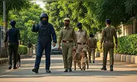 अहमदाबाद में पांच स्कूलों को बम से उड़ाने की धमकी से मचा हड़कंप, पुलिस जुटी जांच में