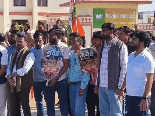 च‍ित्‍तौड़गढ में कांग्रेस का विरोध प्रदर्शन, भाजपा कार्यालय के बाहर जताया आक्रोश