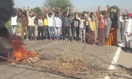 भेरू खेड़ा में अंडरब्रिज की मांग को लेकर ग्रामीणों का उग्र प्रदर्शन