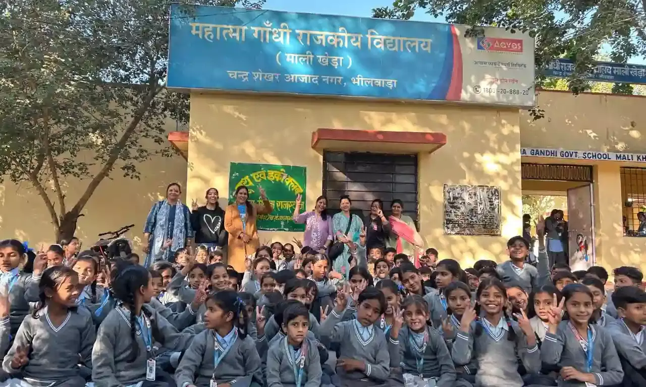 मुस्कान फाउण्डेशन द्वारा कडकडाती सर्दी में बांटे 160 स्वेटर्स