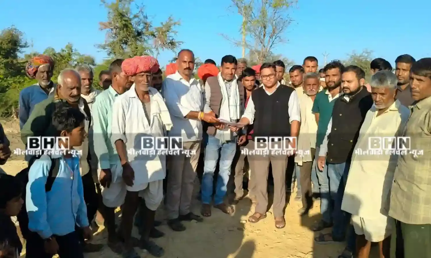 बिलेठा में नियमों को कुचलता क्रेशर प्लांट: गांव का रास्ता बंद, स्कूल भूमि पर कब्ज़े से ग्रामीणों का फूटा आक्रोश