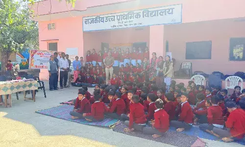 आठ वर्षों से जारी सेवा भाव, सरकारी स्कूल के बच्चों को पहनाए गए स्वेटर आठ वर्षों से जारी सेवा भाव, सरकारी स्कूल के बच्चों को पहनाए गए स्वेटर